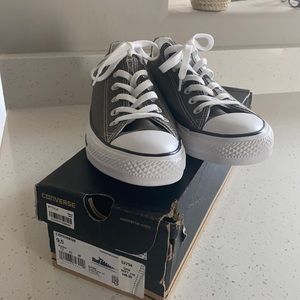Grey converse